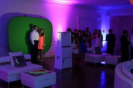 Electric Entertainment green-screen-express Picture